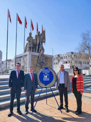 Muhasebe Haftası'nda çelenk sunumu