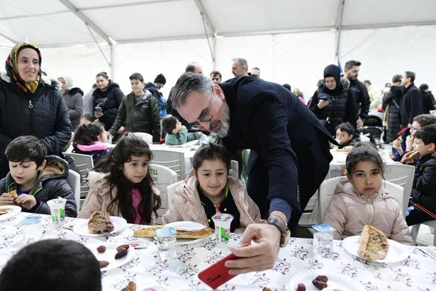 Kestel’de çocuklar tekne orucunu birlikte açtı