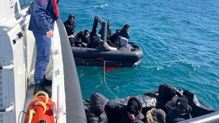 Yunan unsurları tarafından geri itilen 31 kaçak göçmen kurtarıldı