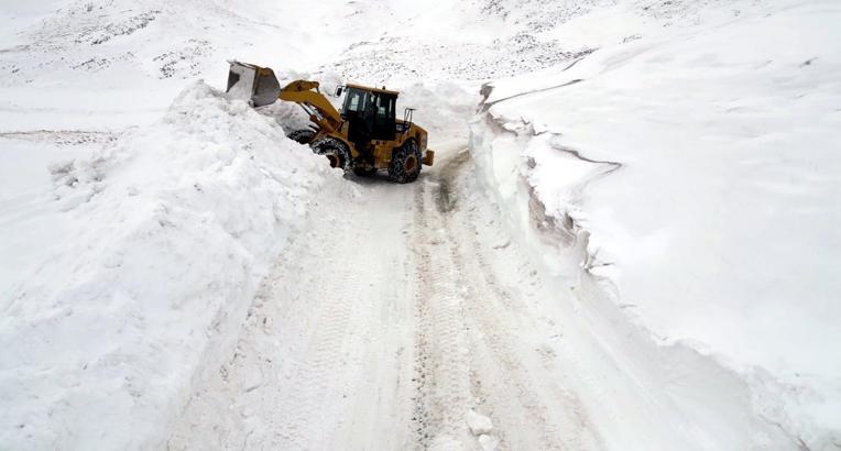 Erzurum'da 3 günde 1134 mahallenin yolu açıldı