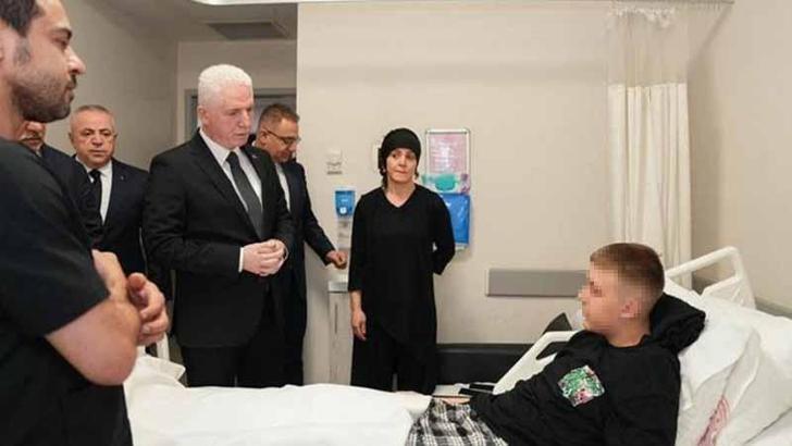 Vali Gül, Çekmeköy'de lisede bıçaklanarak yaralanan öğrenciyi ziyaret etti