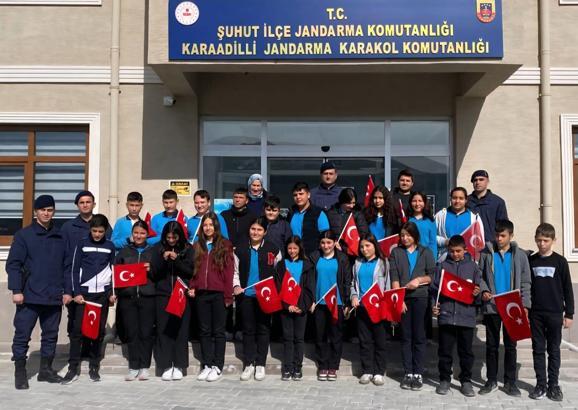 Öğrencilerden jandarma karakoluna ziyaret