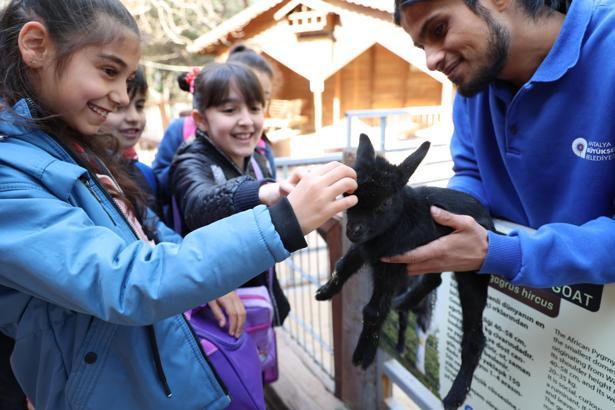 Çocuklar hayvanları ve yaban hayatını tanıdı