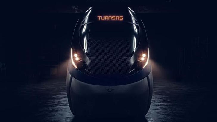 Türkiye'nin ürettiği ilk hızlı tren, raylara iniyor