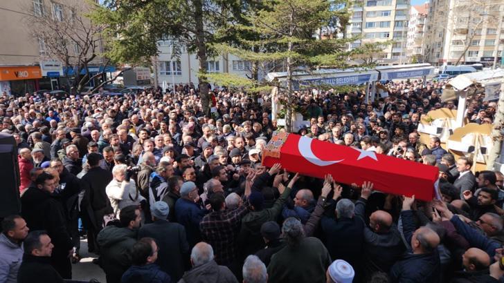 Öğrencisi tarafından öldürülen Fatma Nur öğretmen, son yolculuğuna uğurlandı / Ek fotoğraflar