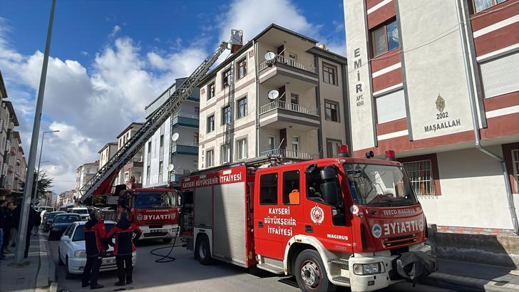 Kayseri'de binanın bacasında çıkan yangın söndürüldü