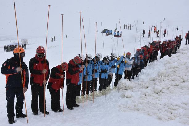 Bitlis’te 228 kişilik ekiple çığ tatbikatı