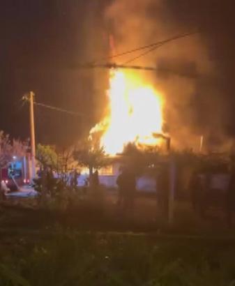 Aydın’da müstakil ev alev alev yandı