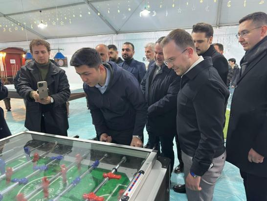 AK Gençlik İzmir'den 'Ramazan Çadırı Genç Nokta' açılışı