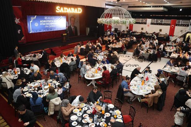 Bursa'da koruyucu aile ve çocuklar için iftar programı düzenledi