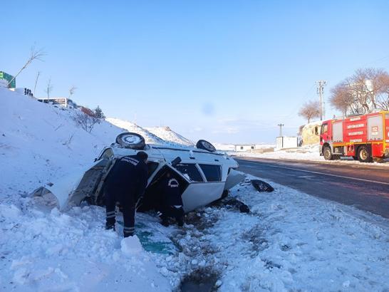 Mardin'de otomobil şarampole devrildi: 4 yaralı