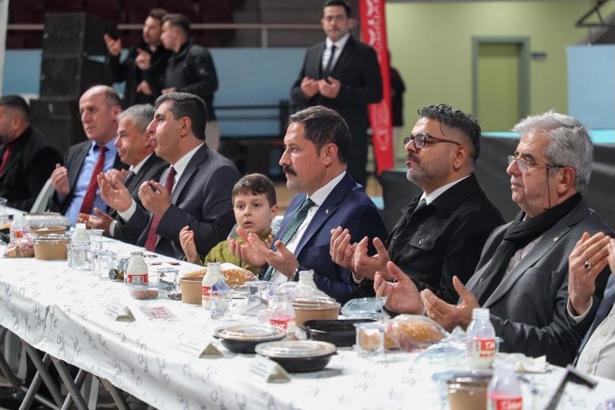 Hatay Valisi Masatlı muhtarlarla iftarda buluştu