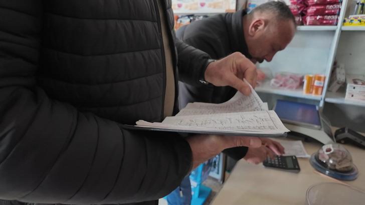 ‘Zimem Defteri’ geleneğiyle memleketinde fırın ve bakkallardaki 3 milyon TL’lik borcu kapattı