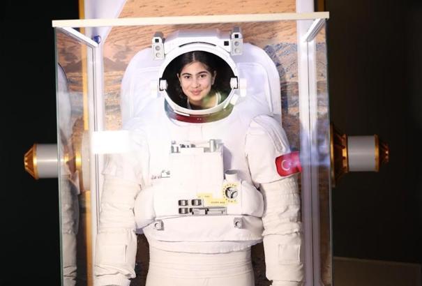 Öğrenciler GUHEM’de uzay ve havacılığı keşfetti