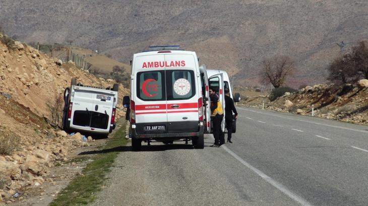 Gercüş’te minibüs takla attı: 1 yaralı