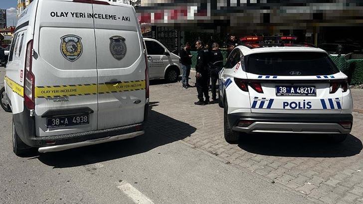 Husumetlisini pastanede öldüren sanığa 10, ağabeyine 6 yıl 8 ay hapis cezası