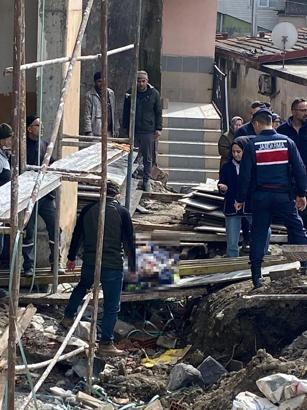 Sağlık ocağı inşaatında 3'üncü kattan düşen işçi ağır yaralandı