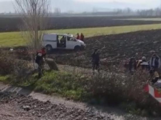 Amasya'da minibüs tarlaya uçtu; 8 yaralı