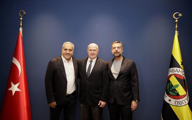 Fenerbahçe'de futbol akademi genel koordinatörü Şenol Çorlu oldu