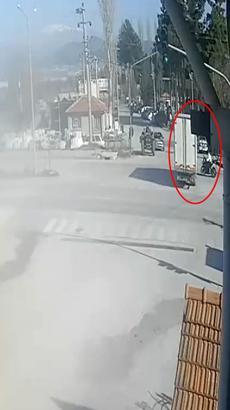Motosikletiyle kaza yapan Goncagül öldü; kaza kamerada