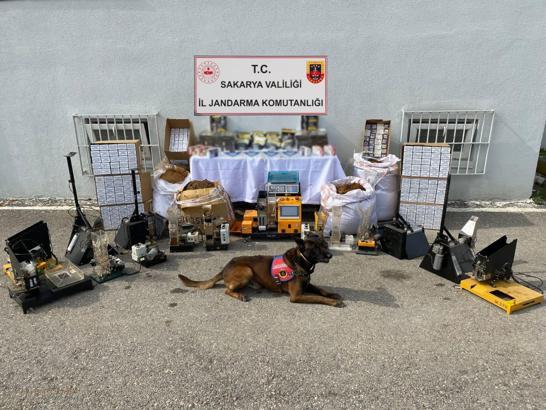 Sakarya'da kaçak tütün operasyonu: 3 gözaltı