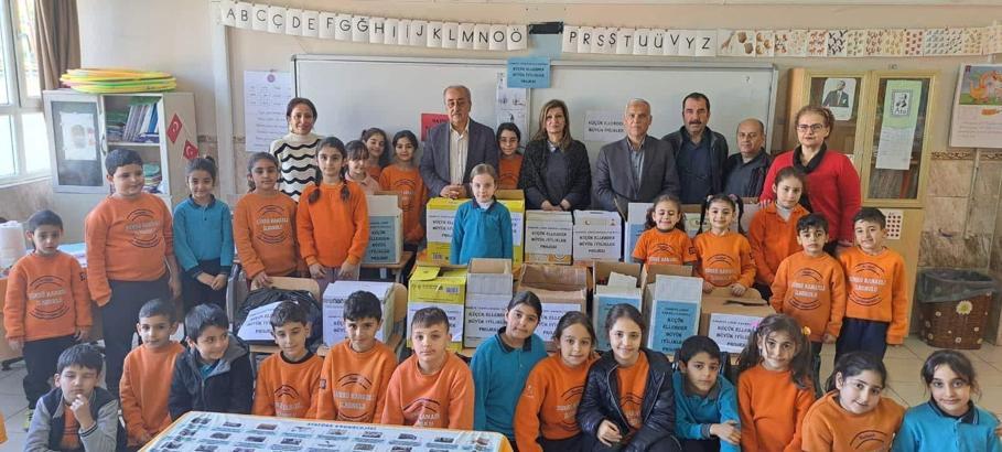 Defne’de “Küçük Ellerden Büyük İyilik” projesi gerçekleştirildi