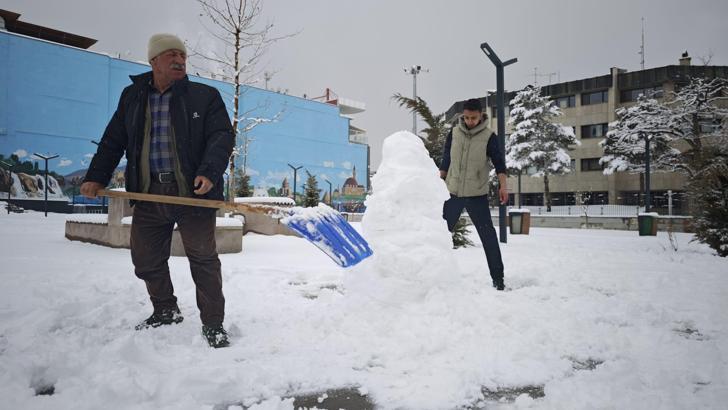 Van'da 143 yerleşim yerinin yolu kardan kapandı/Ek fotoğraflar