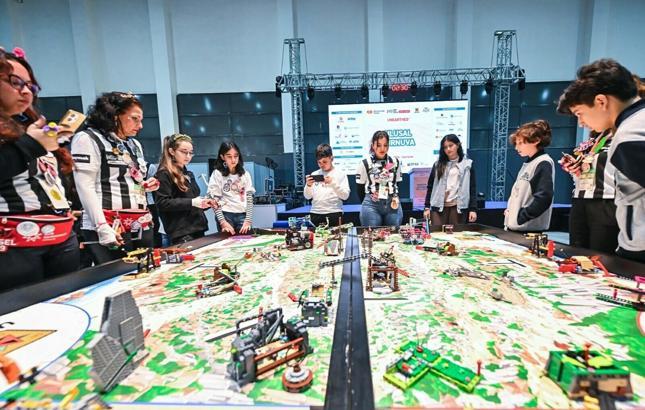 FIRST LEGO League Ulusal Turnuvası Fuar İzmir’de başladı