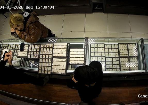 Kuyumcudaki hırsızlık kamerada