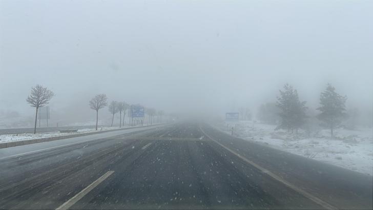 Mardin’de hafif kar ve sis etkili oldu