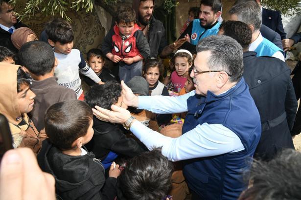 Başkan Genç'ten Suriye'de çadır kente ziyaret
