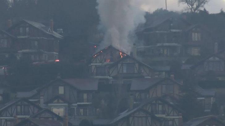 Beykoz’da 3 katlı villada çıkan yangın söndürüldü