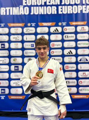 Mustafa Berat Şimşek, Portekiz’de Avrupa Şampiyonu oldu