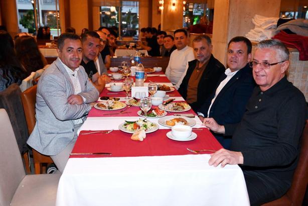 Başkan Topaloğlu öğrencilerle iftarda buluştu
