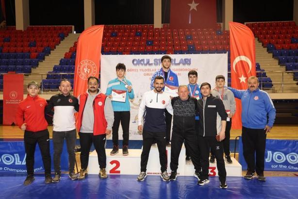 Okul sporları grekoromen güreş  müsabakaları tamamlandı