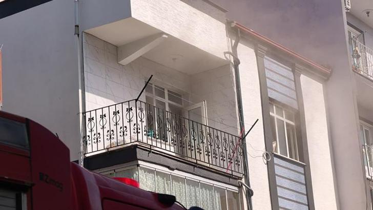 Ocakta unutulan yemek yangına yol açtı