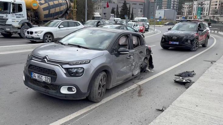 Sarıyer'de 4 aracın karıştığı zincirleme kazada 4 kişi yaralandı