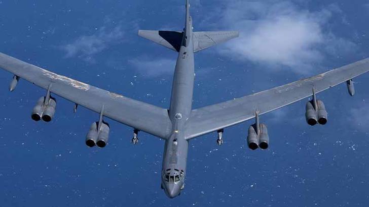 ABD'ye ait 'B-52' bombardıman uçakları İngiltere'deki RAF Fairford Üssü'ne ulaştı