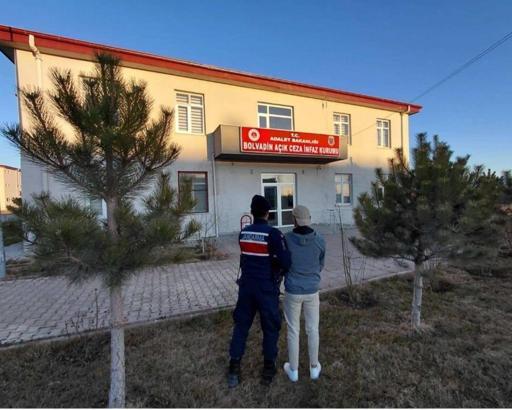 Aranan 61 kişi yakalandı