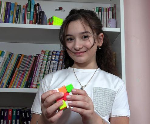 10 yaşındaki Lina, matematikte dünya birincisi oldu