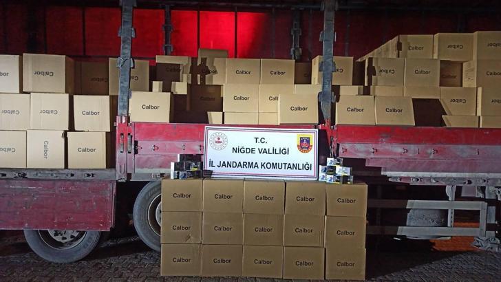 Niğde’de TIR’da 8 milyon 800 bin kaçak sigara ele geçirildi