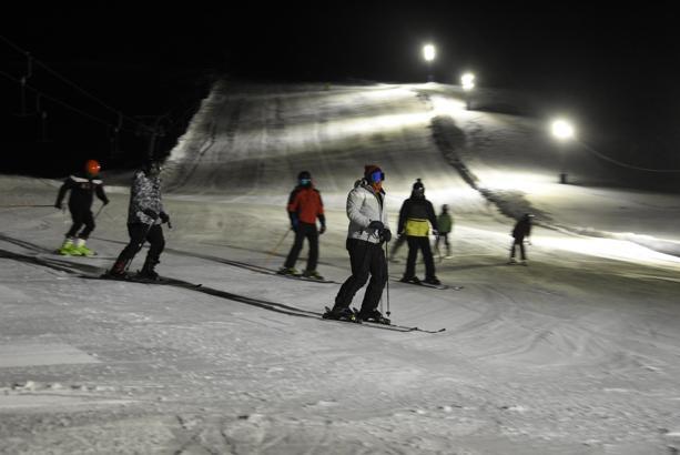 Bitlis’teki Kayak Merkezi’nde ilk kez gece kayağı heyecanı