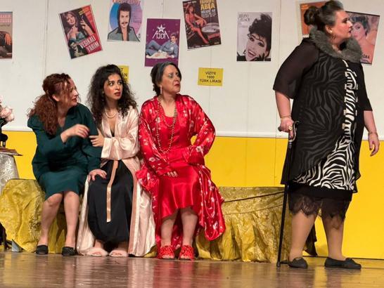 'Kadıncıklar' oyunu büyük ilgi gördü