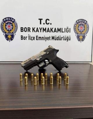 Denetimlerde ruhsatsız tabanca ve şase numarası silinmiş motosiklet ele geçirildi