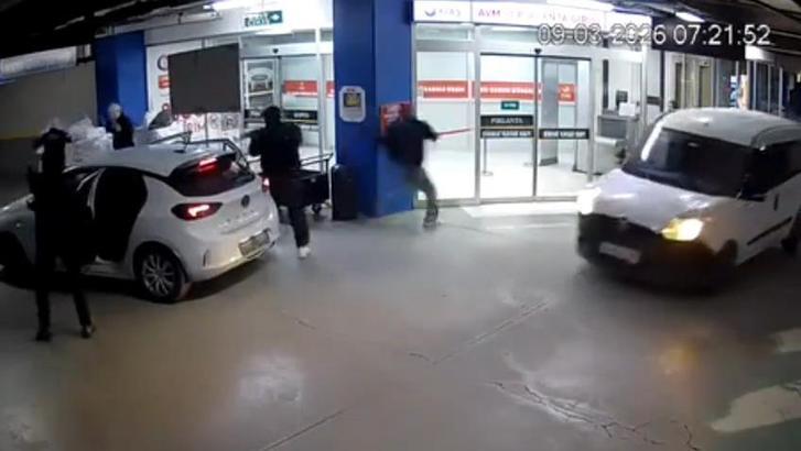 Kuyumcukent'te uzun namlulu silahlarla 20 milyon liralık soygun kamerada