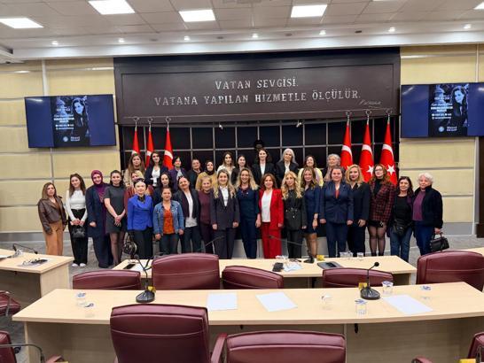 Kadınların mücadelesi ‘Kadın Yaşamdır’ panelinde konuşuldu