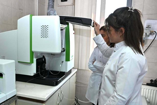 Salihli'de Yaprak, Toprak ve Su Analiz Laboratuvarı hizmete açıldı