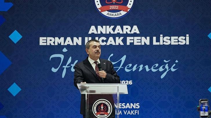 Bakan Tekin, öğrenci ve öğretmenlerle iftarda bir araya geldi
