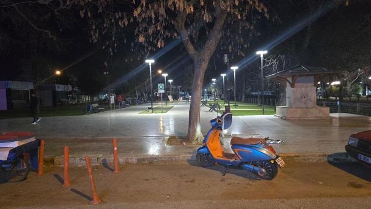 Bursa'da parkta bıçaklı kavga: 1 yaralı