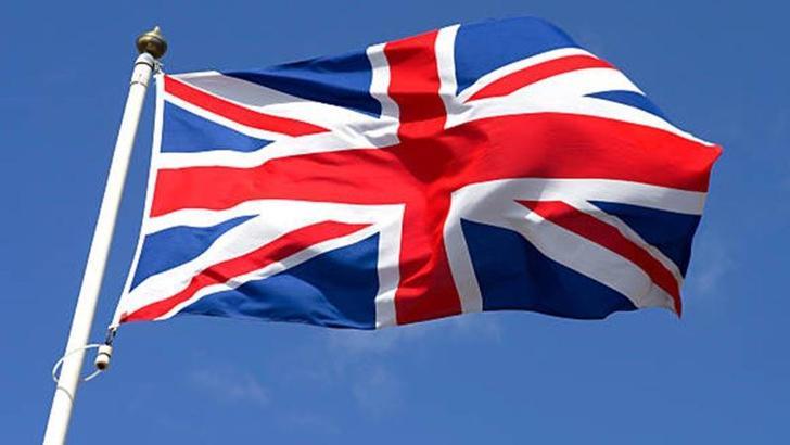 İngiltere: Hürmüz Boğazı’nda bir konteyner gemisi hasar gördü